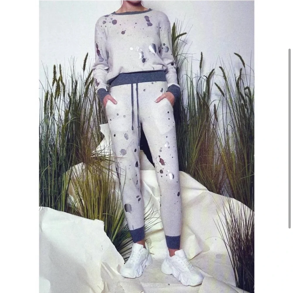 NWT BRODIE CASHMERE Splatter Foil Cashmere Joggers Silver White Pants Knit XS - Picture 3 of 13